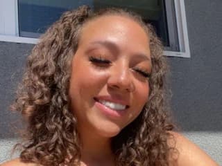 WebCAM of HolleeMooreXXX