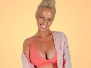 WebCAM of HollyKennedy