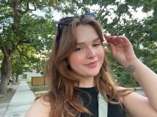 WebCAM of peachypeachiz