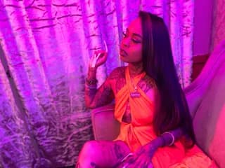 WebCAM di yafavoriteLIPZ